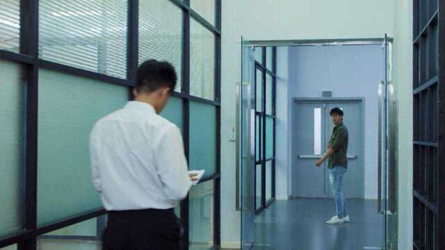 《学警旋风》第29集02:王启龙把所有办公室都装上了密码锁,引起了彭飞的怀疑