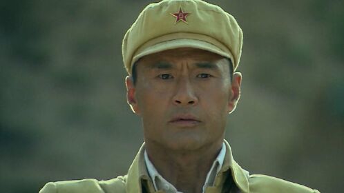 《从将军到士兵》第四十七集03:离别!王朝天调离五连,全连相送落泪