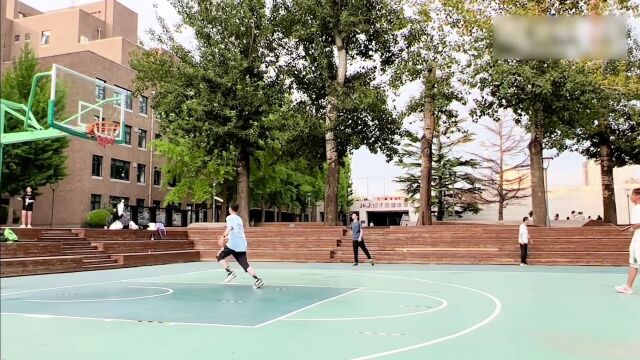 北大附中开设飞盘专项课 2016年就有学生成立飞盘社团