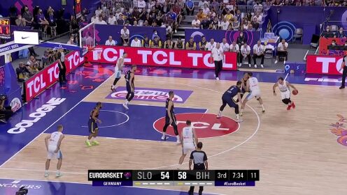 《FIBA》身如游鱼灵动突破 东契奇连过三分挑篮命中