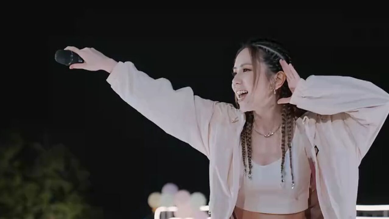 许昕超话下期预告:邓紫棋教五哈团学粤语