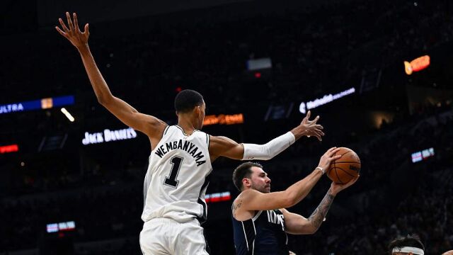 独行侠126-119马刺 东契奇33+13+10文班亚马首秀15分5犯规