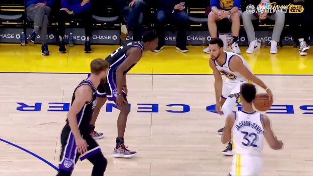 NBA：库里借掩护直接干拔三分空心命中