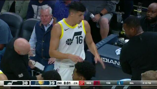 爵士vs步行者第2节中文解说回放