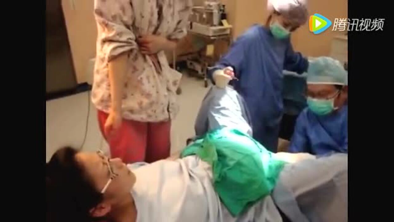 孕妇顺产生子妈妈真伟大！_高清