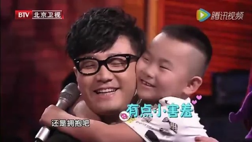 王铮亮携6岁萌娃改编演唱《小螺号》纯真欢乐感染着每一个人！