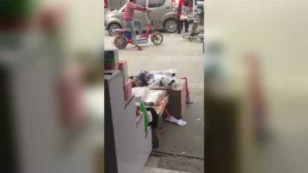看到这个妈妈打孩子，看的好心痛_高清
