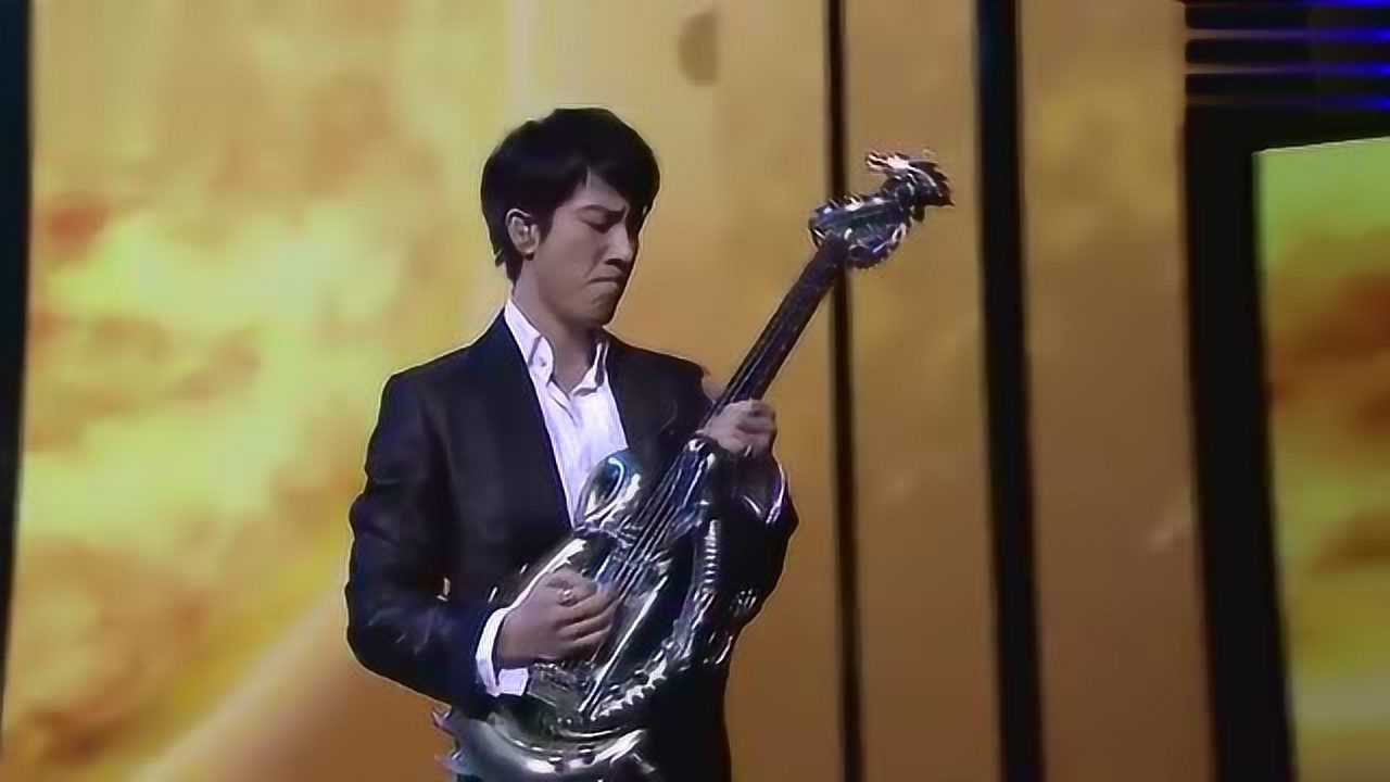 王力宏价值百万的龙形吉他,果然不同凡响!
