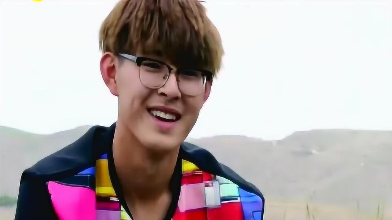 变形记里的少年去到农村还带着经纪人这也没谁了