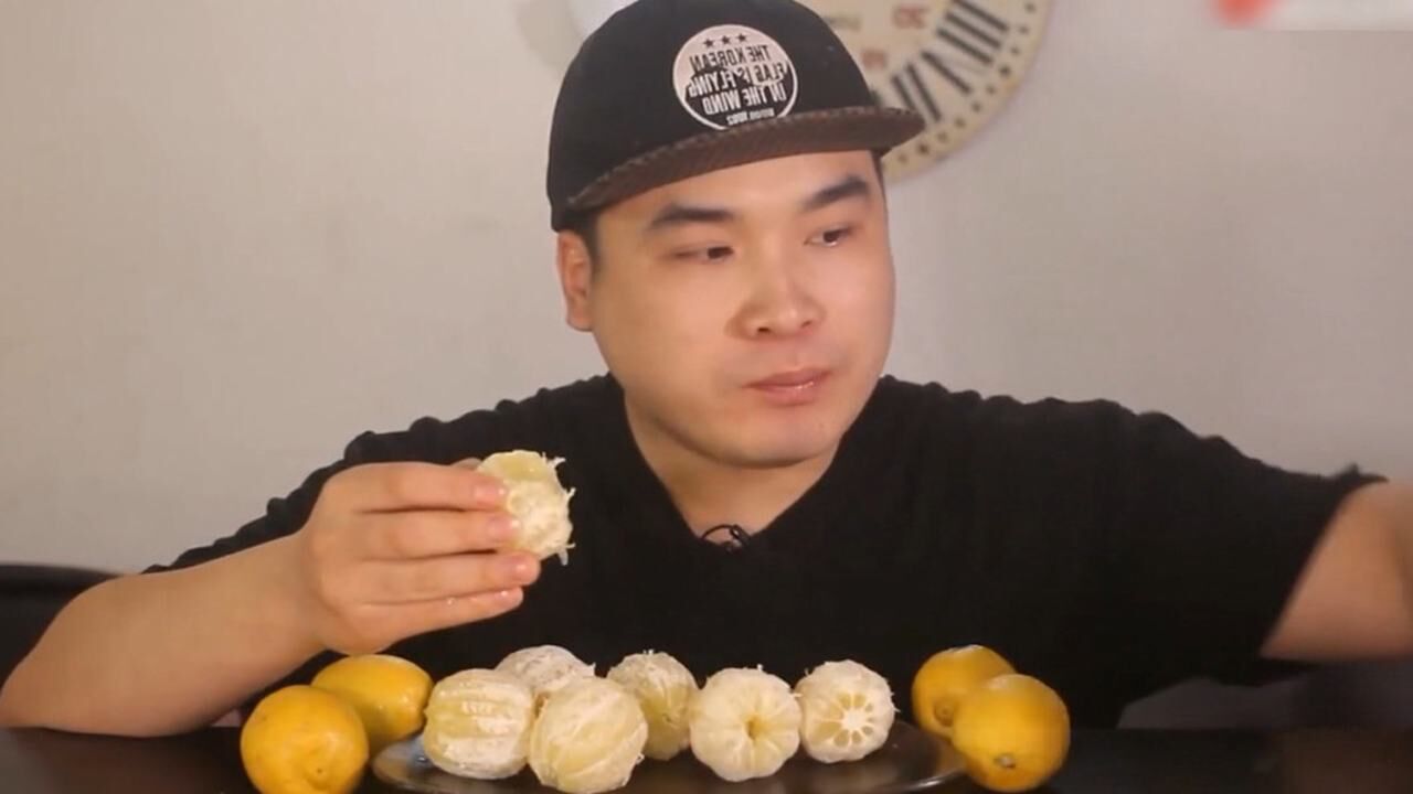 韩国吃播大胃小哥donkey吃柠檬吃这么多就想问问酸不酸