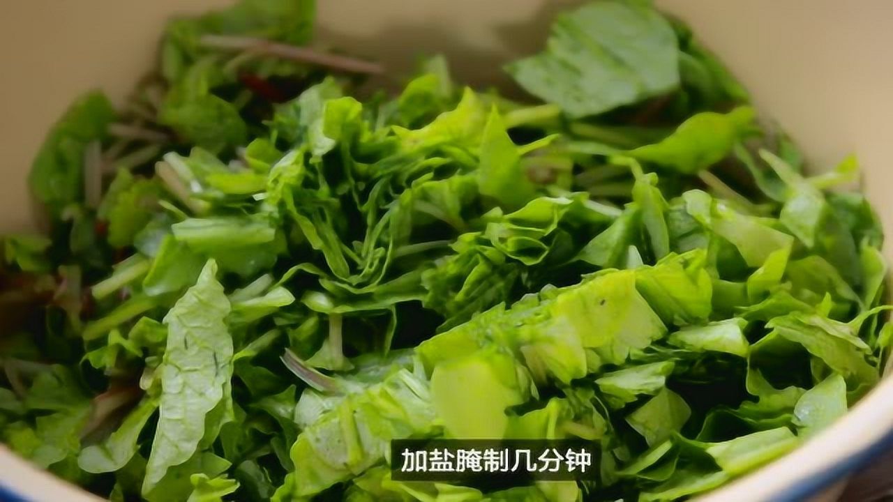 芋头青菜钵是一道传统的湖南土菜在湖北等地也有相似的做法