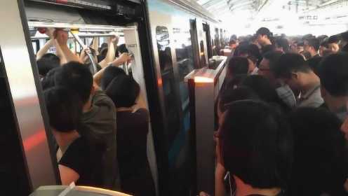 深圳地铁3号线延误大量乘客滞留 紧急抢修13分钟恢复正常