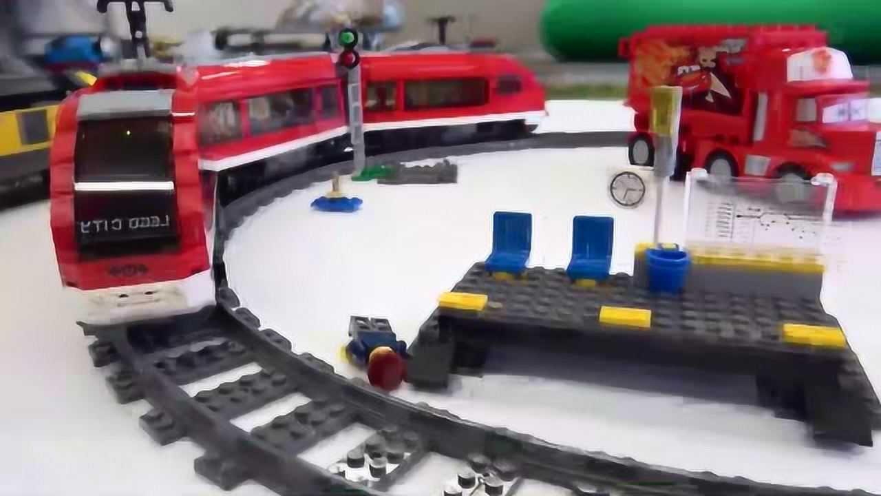 乐高城市地铁玩具