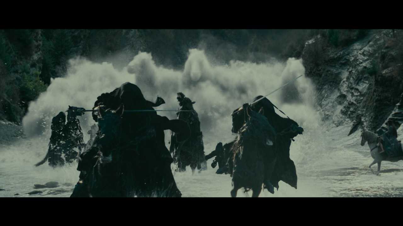 指环王精灵公主亚玟骑术精湛用咒语使河水暴涨淹没九大戒灵