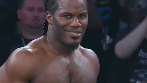 表情包来源！职业黑人摔跤手胜利的魔性一笑, 竟成为了网红！