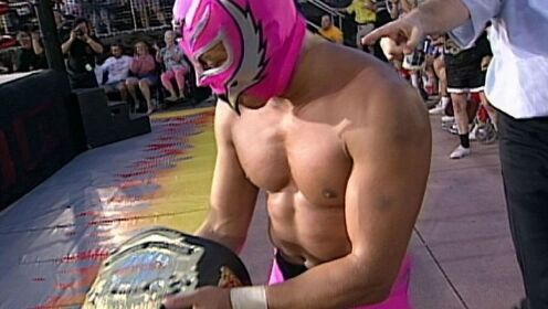 Nitro 7.8: 神秘人雷尔初出茅庐首次斩获WCW轻量级冠军