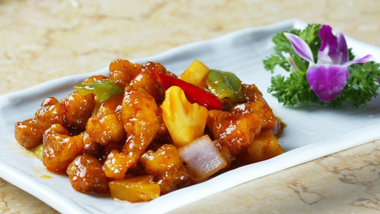 教你做盘菠萝咕咾肉我在家做的一上桌就抢完做法简单一学就会