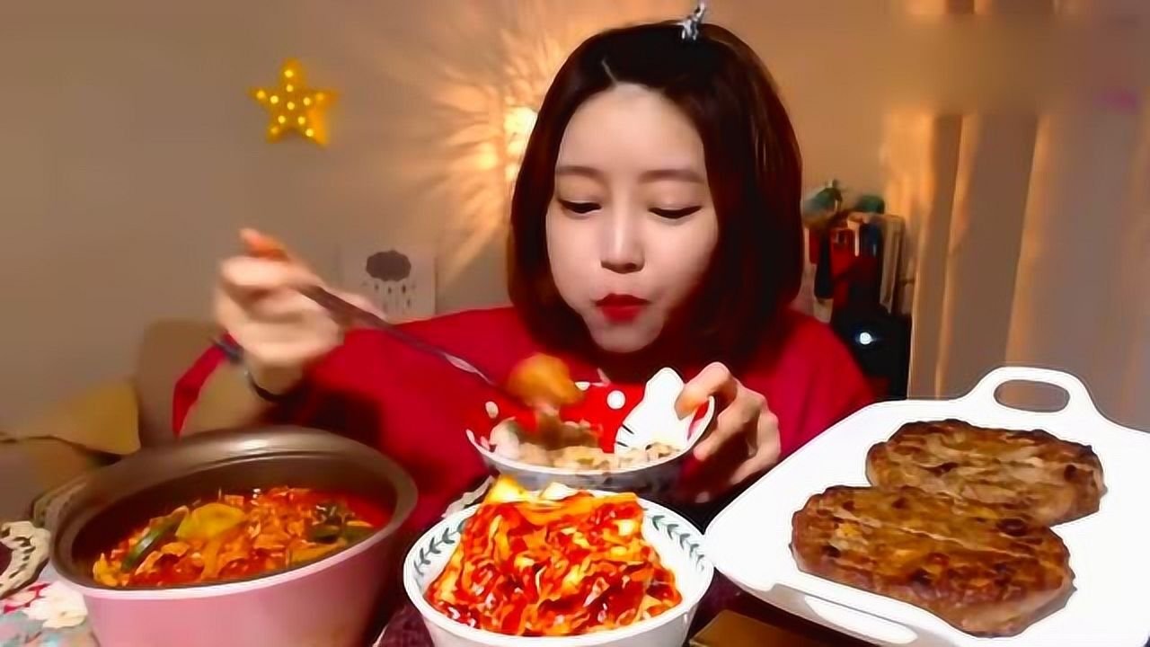 韩国大胃王美女dorothy吃金枪鱼泡菜排骨汤泡菜煎饼