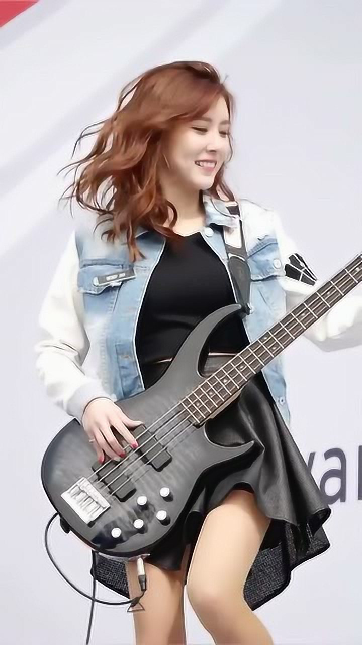 韩国人气小姐姐李智仁现场演奏气质出众太撩了