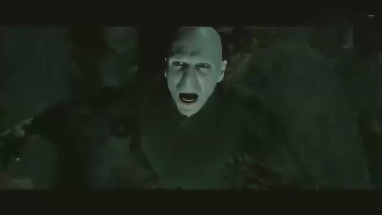 《哈利·波特与死亡圣器》精彩合集_哈利波特:又一魂器被毁!伏地魔心疼,对哈利出手了!_电影_高清完整版视频在线观看_腾讯视频