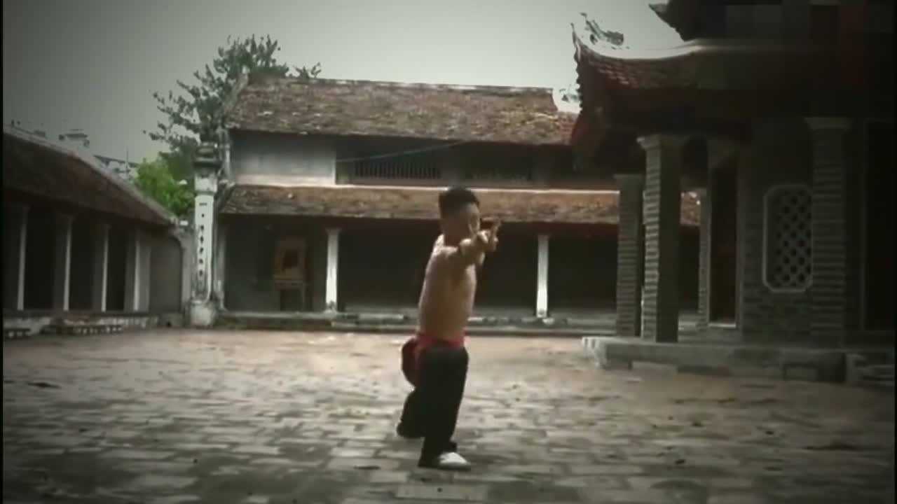 居然有人能把三节棍玩的这么帅!这才叫高手在民间_高清1080P在线观看平台_腾讯视频