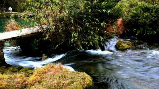 看黔山水韵赏贵州花溪喀斯特地貌秋景