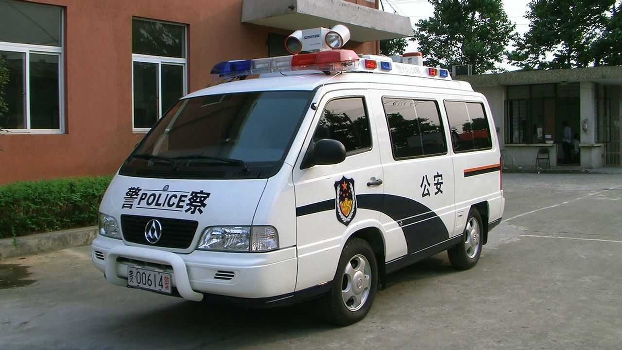 警車上有些噴印公安有些噴印的是警察這到底有什麼區別