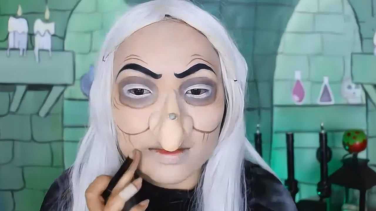 妹子仿妆巫婆戴上假鼻子和假发后简直一模一样