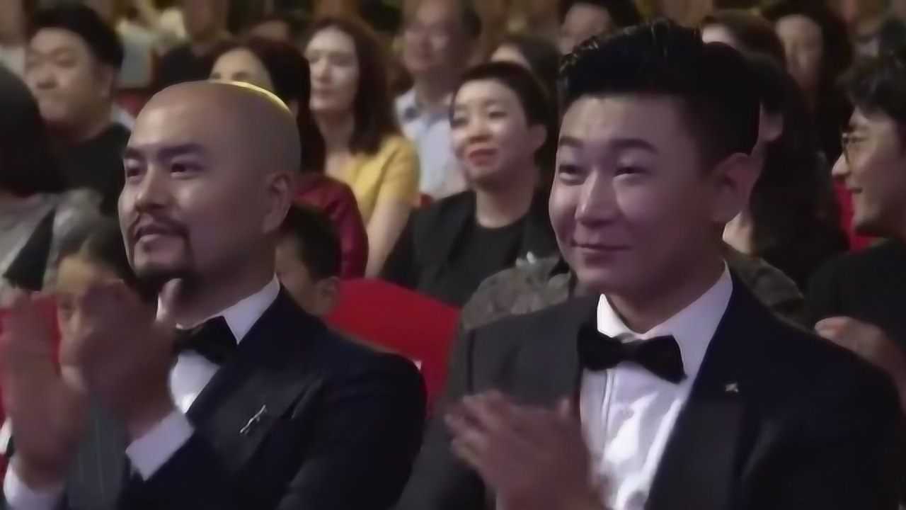 贾冰小品裙带关系霸道总裁秒变乖萌宝宝