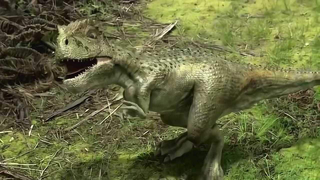 小霸王龙碰到镰刀龙差点遇险,幸亏妈妈赶来救了它!