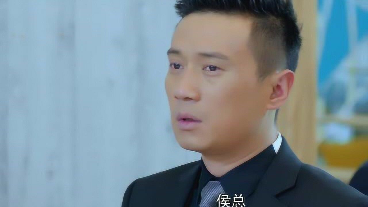 我的辣妹保镖侯总肉麻的表情让女保镖感到接受不了