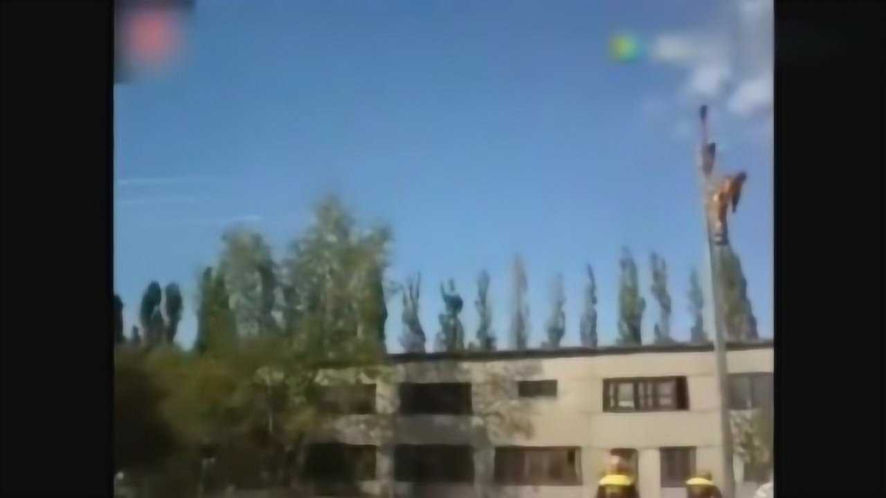 电工在抢修,没想到被高压电活活电死,视频还原整个心碎过程_腾讯视频