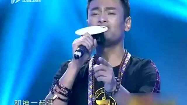 康巴小子改编新疆歌曲《爱的部落》,激情点燃全场!