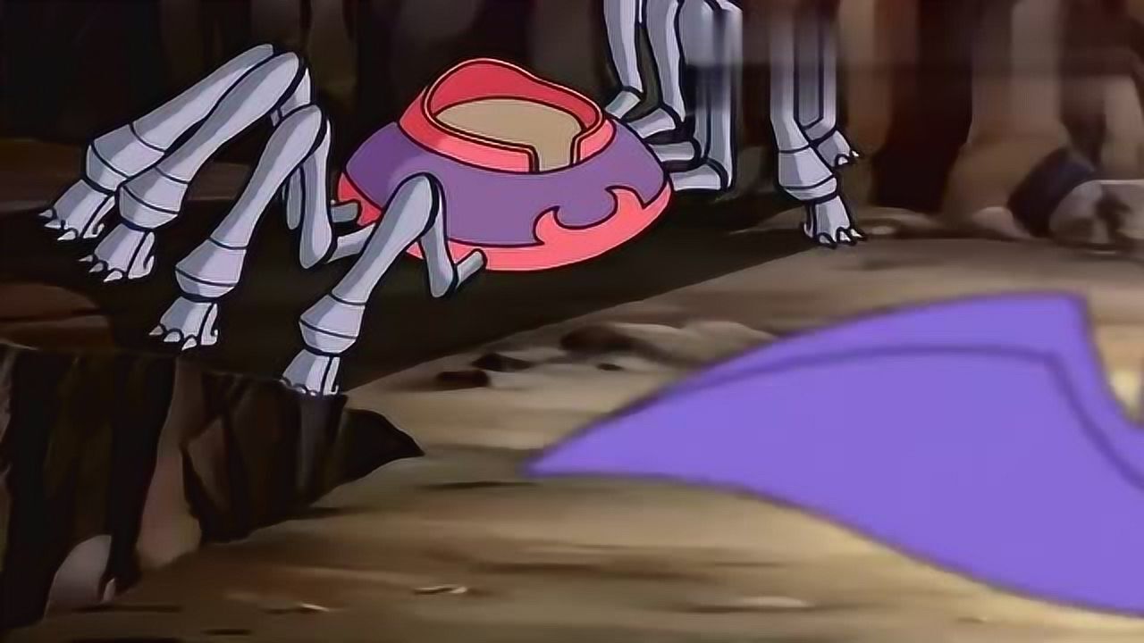 神兵小将宗主和天诛同时出手与玄天邪帝和蜘蛛王激战在了一起