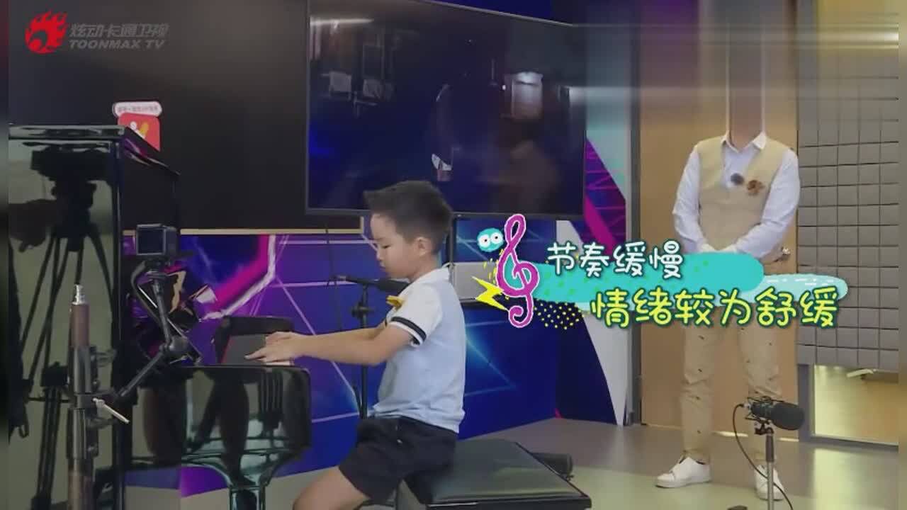 天才小琴童王烁然即兴创作引的涂老师高度评价