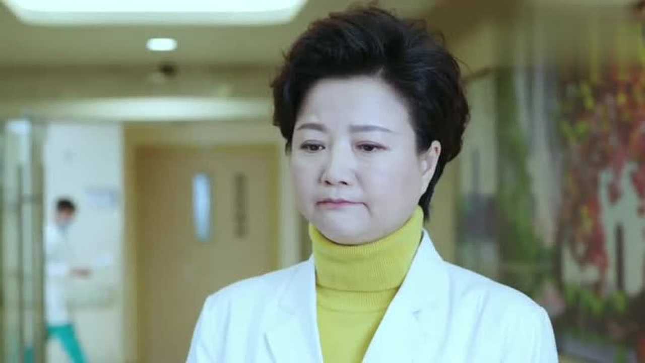 急诊科医生病人身躯太庞大急救床上乱动害两个医生扭了腰