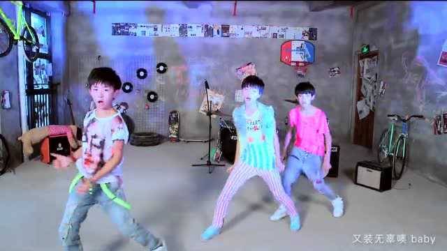 TFBOYS首张专辑《Heart梦ⷮŠ出发》收录曲 —《爱出发》高清MV