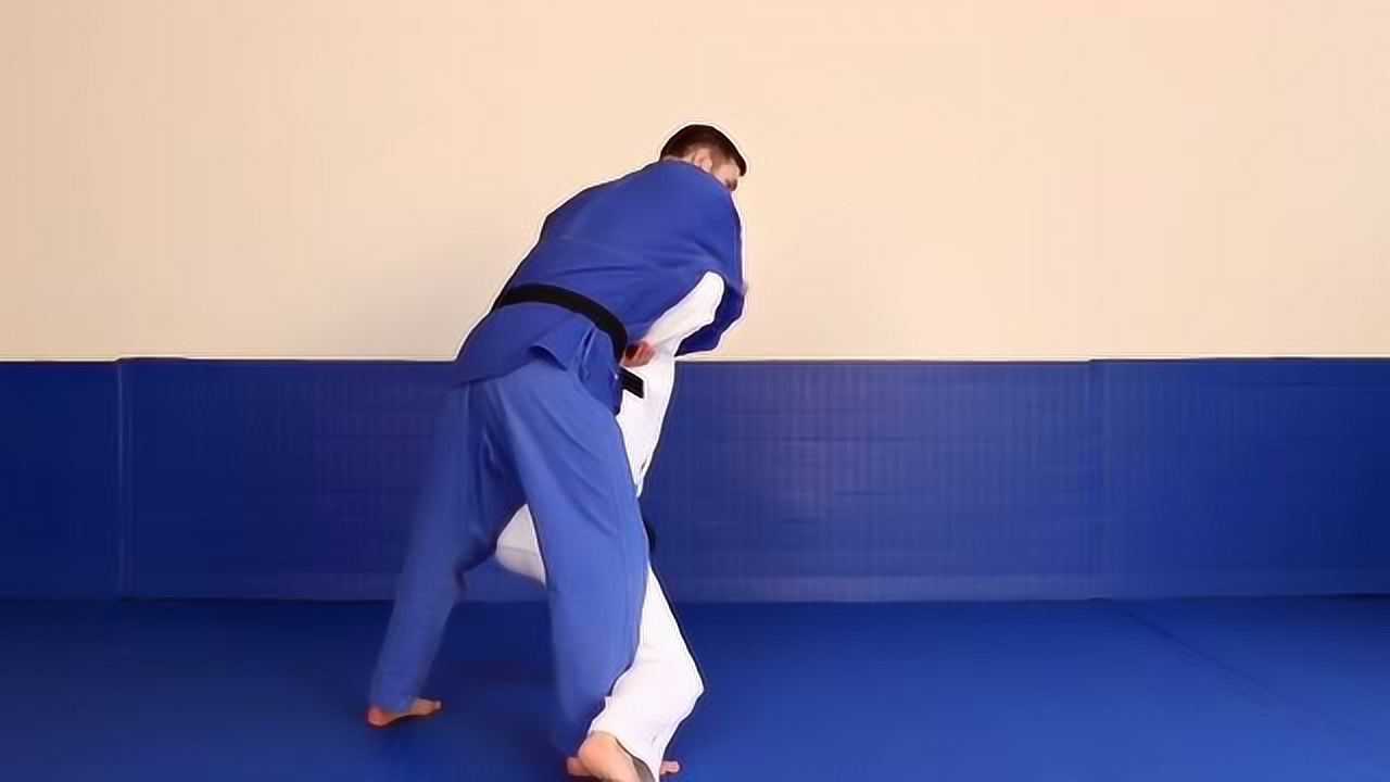 过肩摔详解教学,学会一招足已