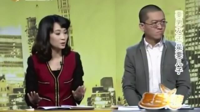 母子多年“抱”在一起生活,21岁儿子控制欲强烈不接受母亲男友