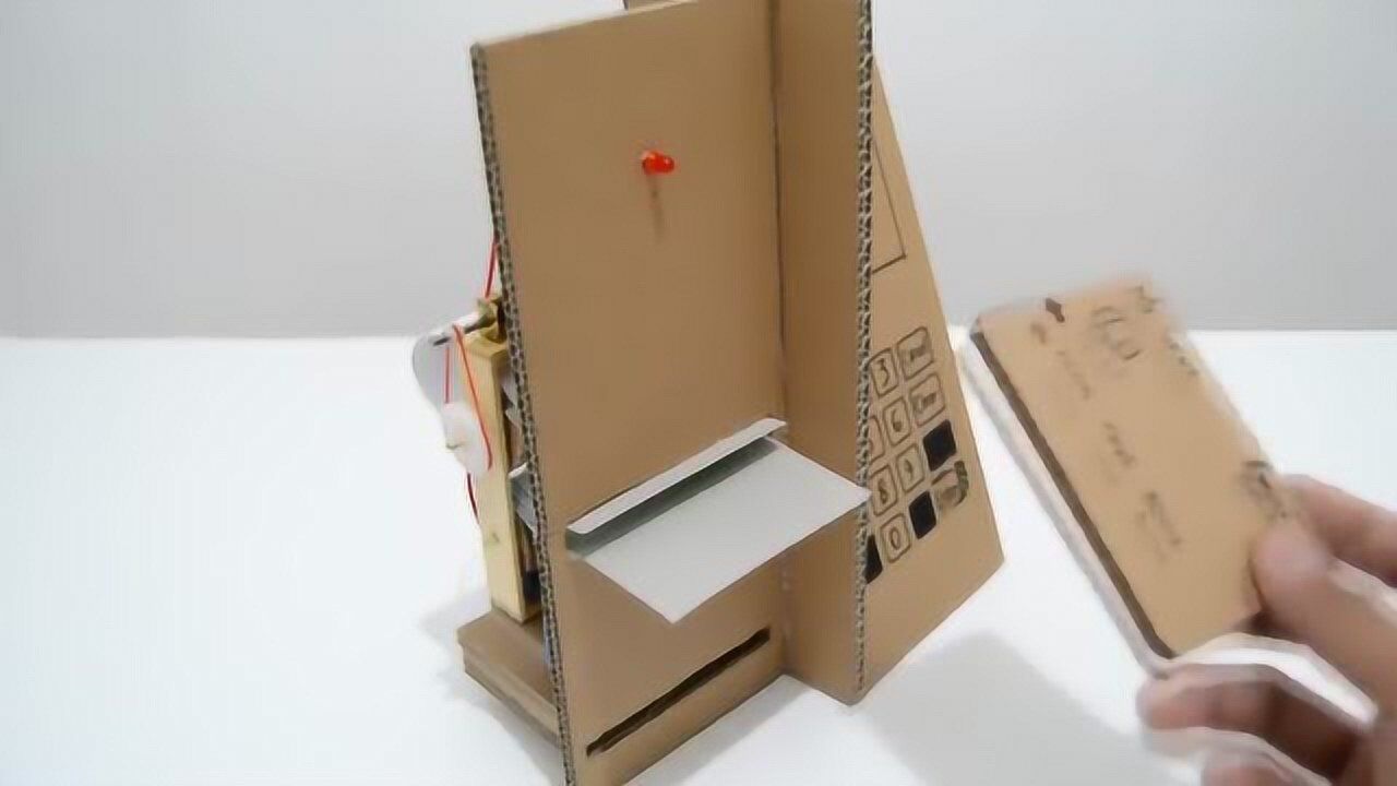 纸箱简易制作取款机图片