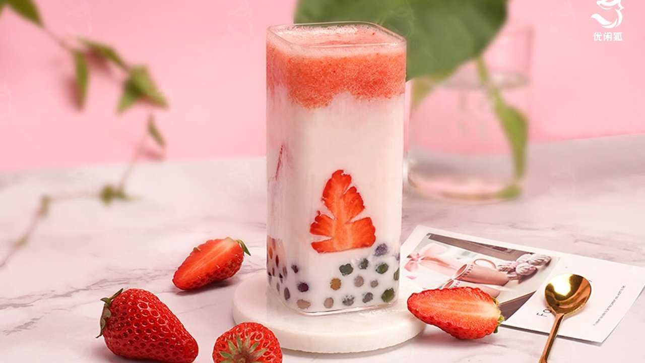 奶茶制作教程之雪顶莓莓,草莓饮品蜜雪冰城摇摇奶昔还可以这样玩