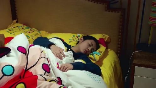 小别离:朵朵刚溜回家睡觉海清就叫她起床,这是严重的睡眠不足啊