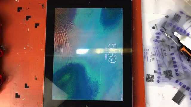 ipad2显示这样只能换总成了