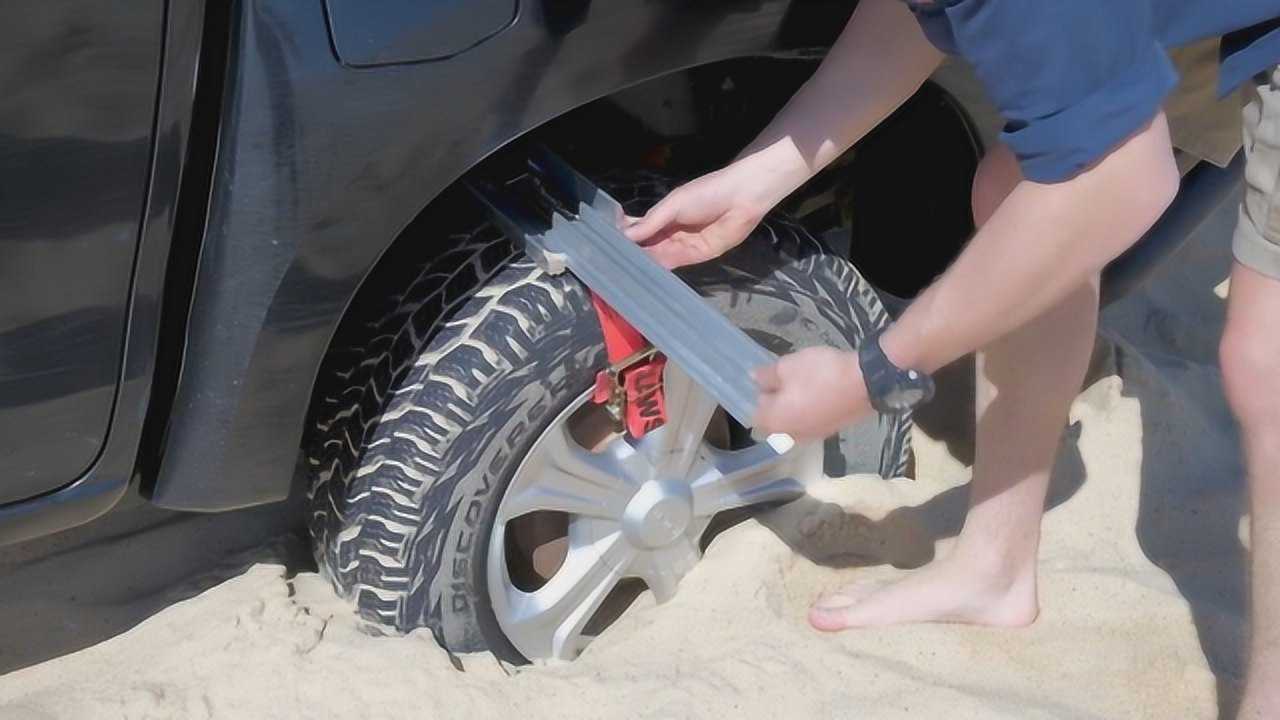 美国发明汽车自救脱困神器,不用找救援,一根绳子就能轻松搞定