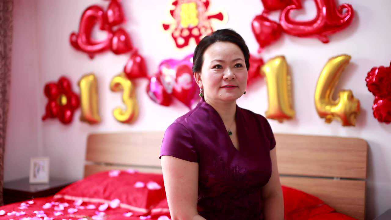 狼人沈天01:08丈夫把妻子打的鼻青脸肿,不料妻子却请了专职保镖,这下