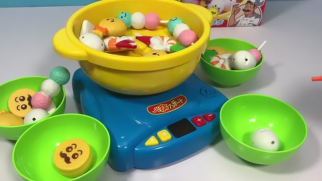 丁丁鸡爱玩具睡衣小英雄火锅大乐斗看谁夹到锅里的菜更多