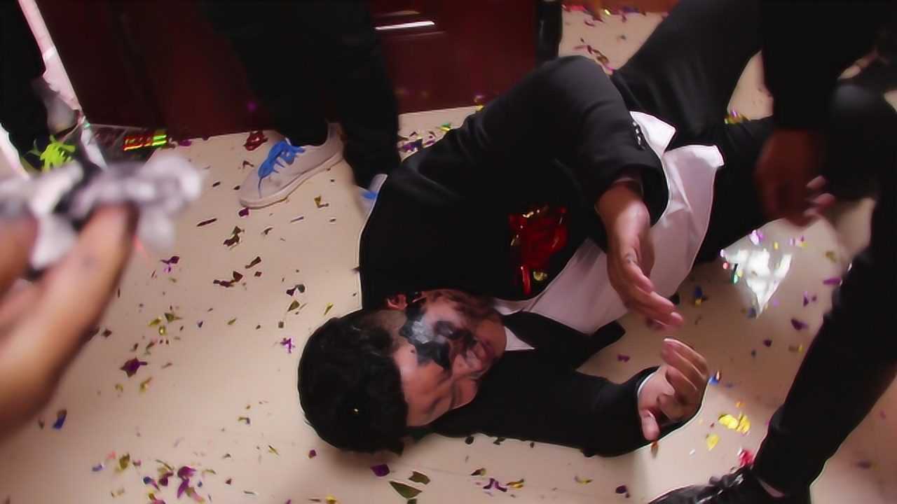 农村婚礼风俗,闹洞房太残忍,新郎已面目全非,不知新娘会怎样?