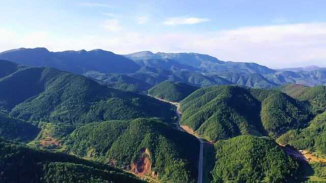 四川大凉山会东县堵格镇美丽大山风光,从天上看,美极了