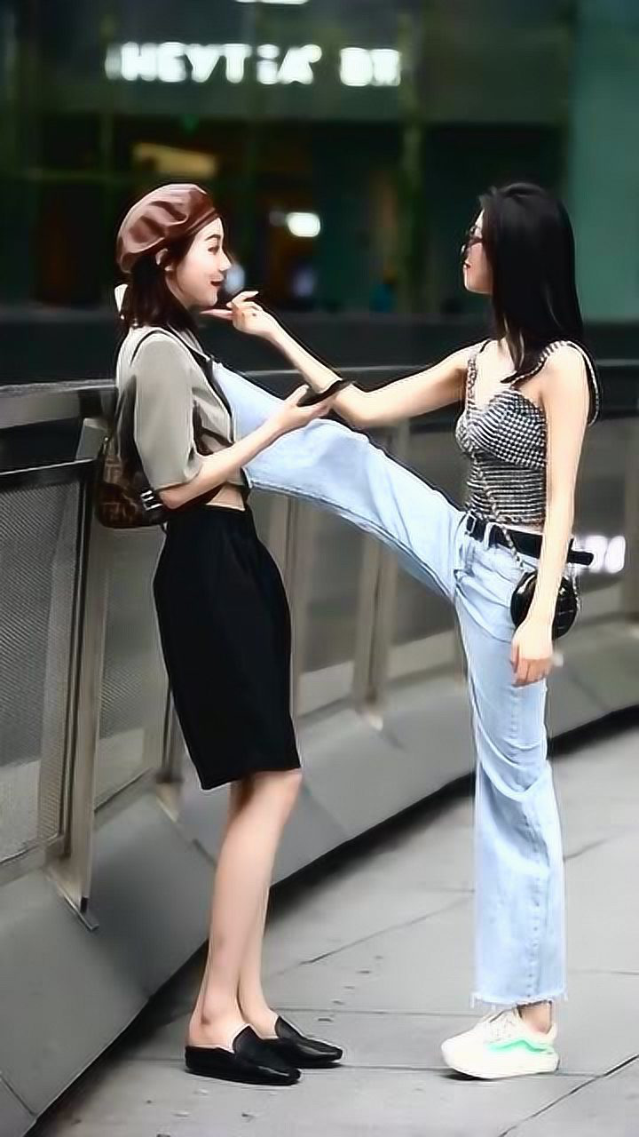 其实真正会泡妹子的不是男生而是小姐姐