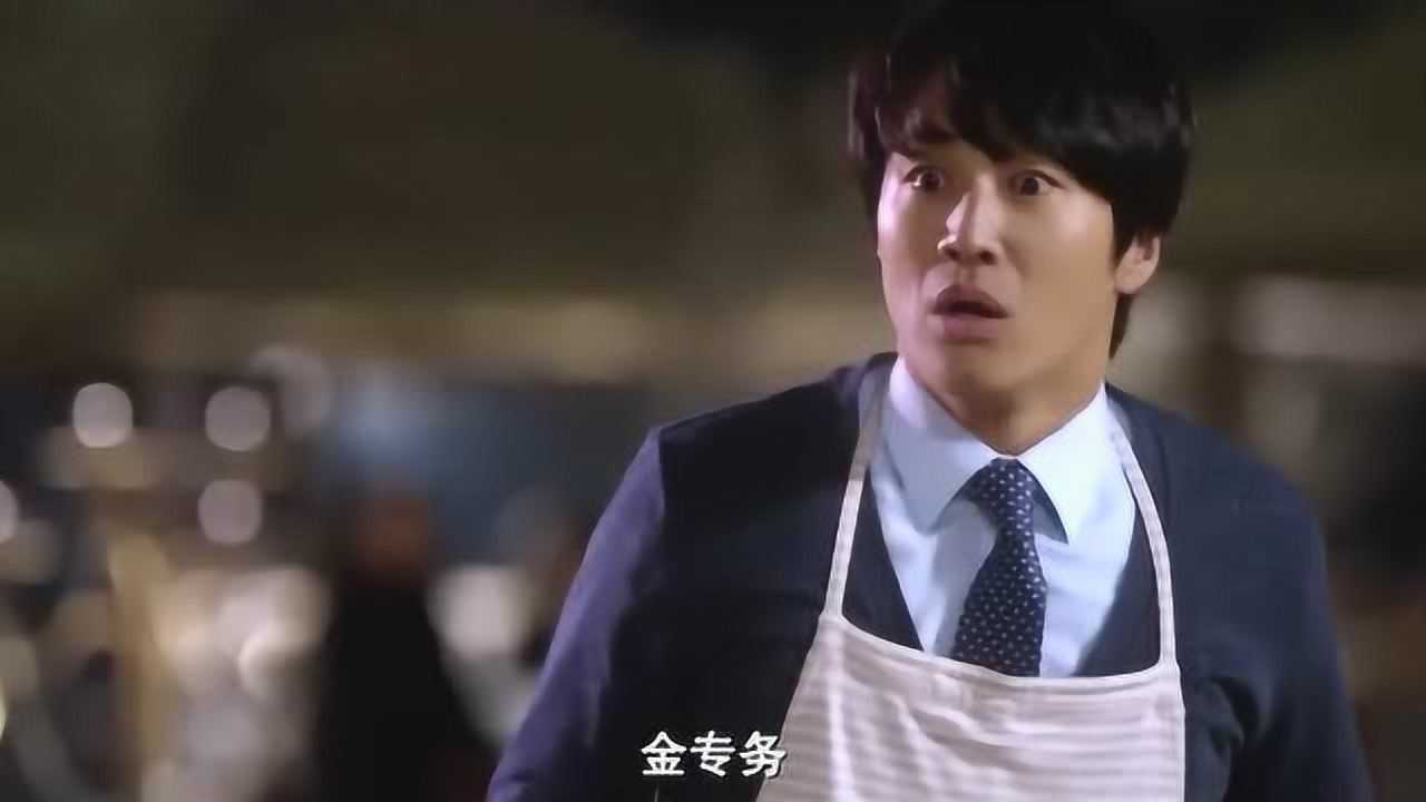 野蛮女友闯祸一脚将老公上司踹入水中这下事情闹大了